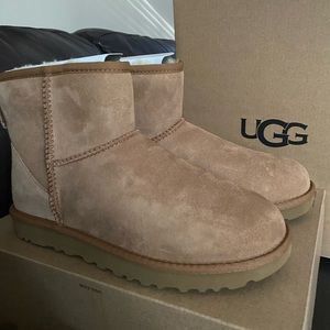 UGG Classic Mini II Size 8
